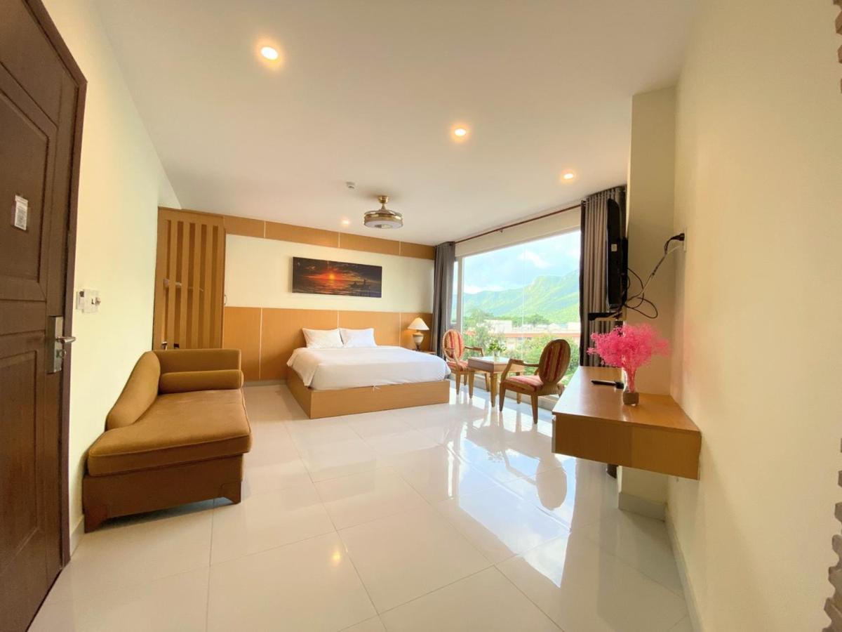 Conson Hotel Chi Khu Co Ong Bagian luar foto