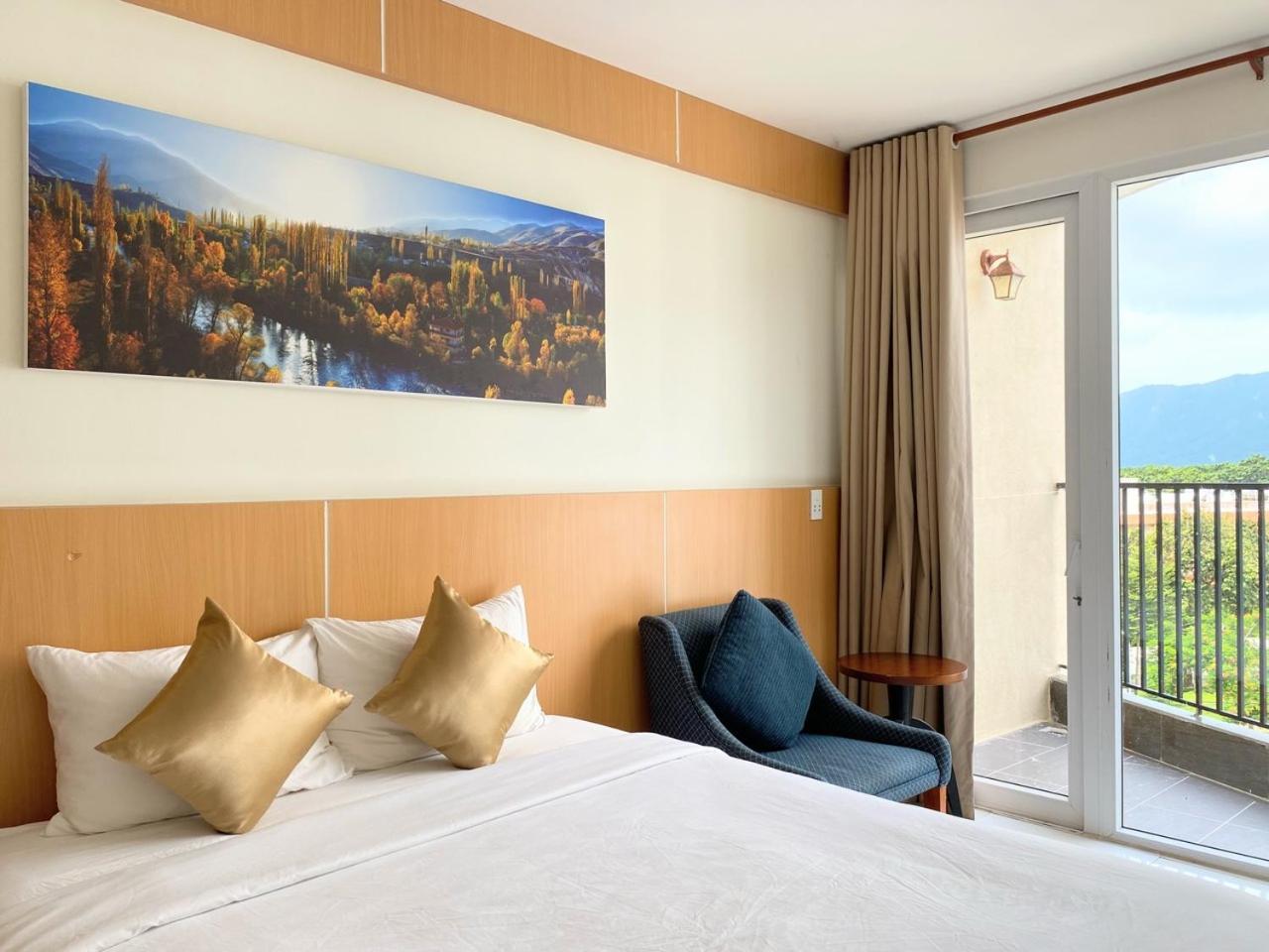 Conson Hotel Chi Khu Co Ong Bagian luar foto