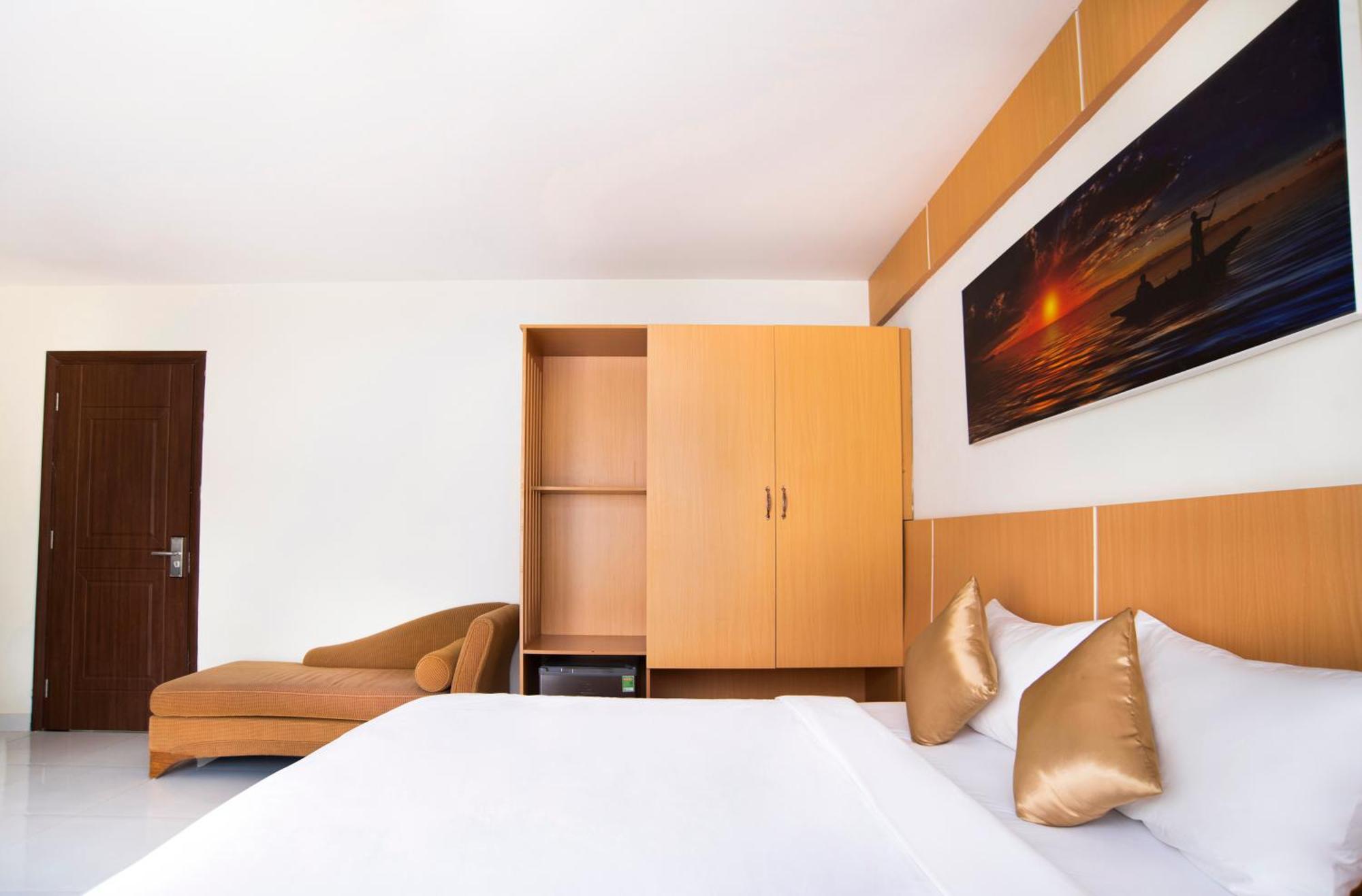 Conson Hotel Chi Khu Co Ong Bagian luar foto