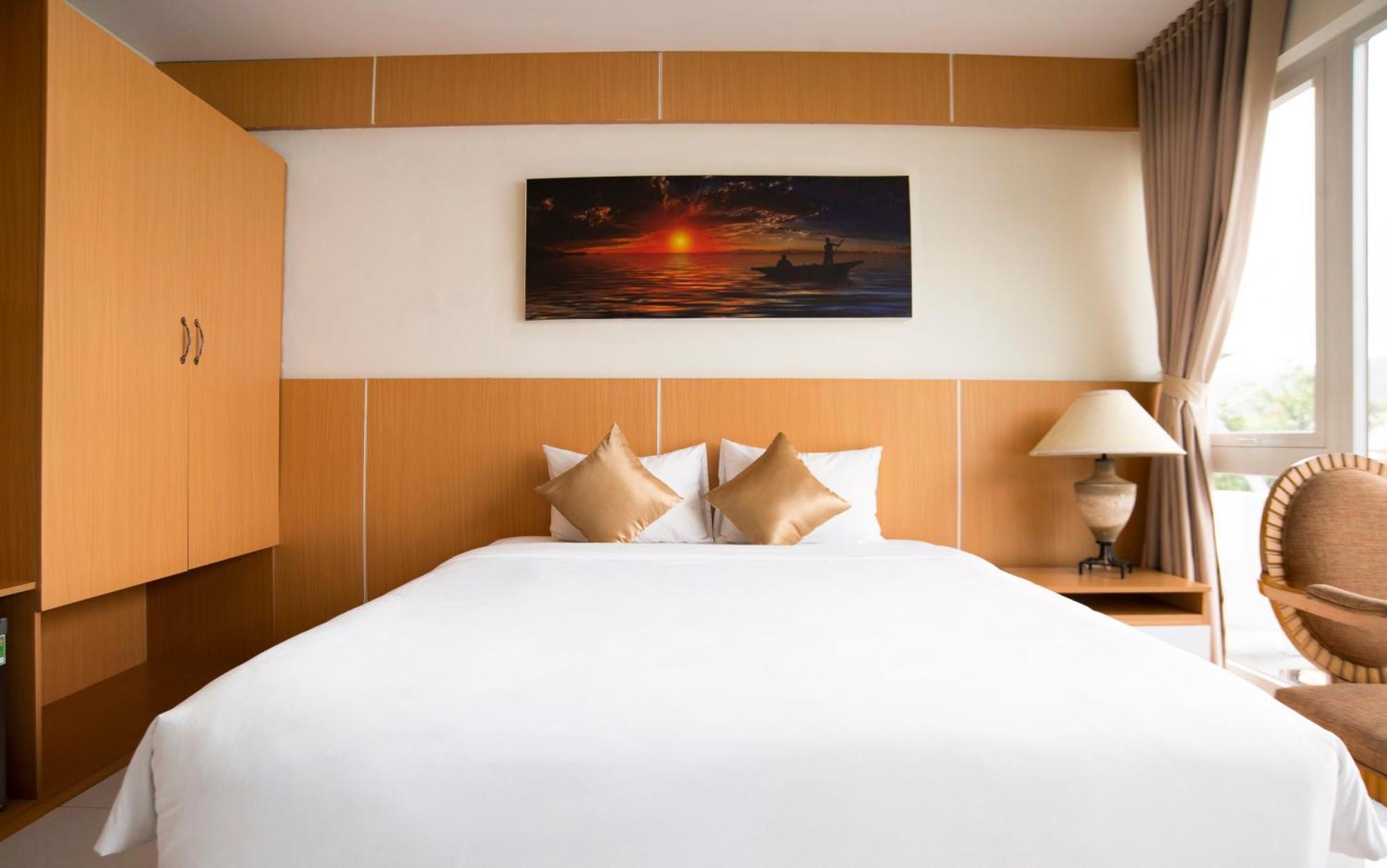 Conson Hotel Chi Khu Co Ong Bagian luar foto