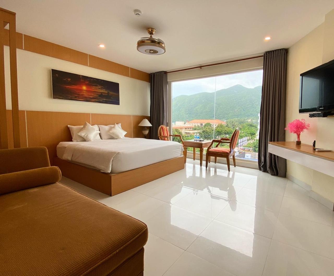 Conson Hotel Chi Khu Co Ong Bagian luar foto