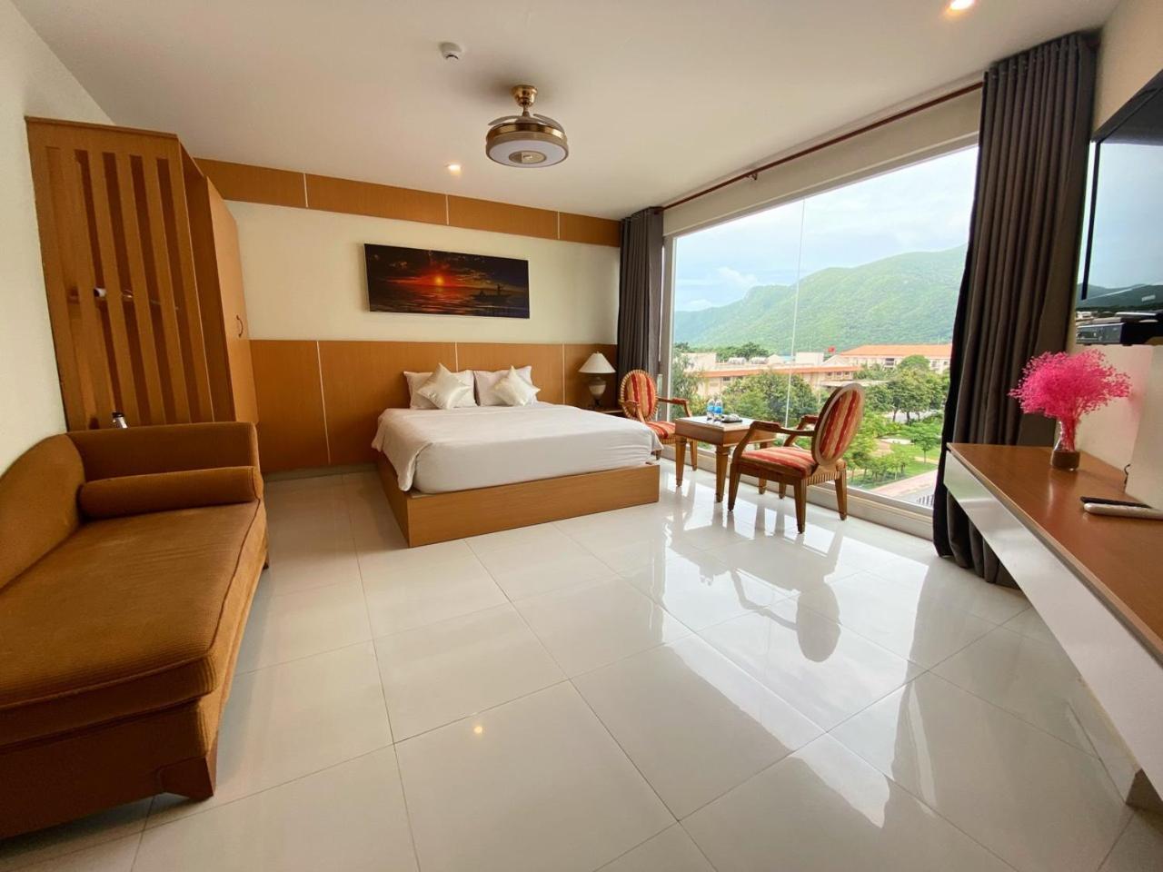 Conson Hotel Chi Khu Co Ong Bagian luar foto