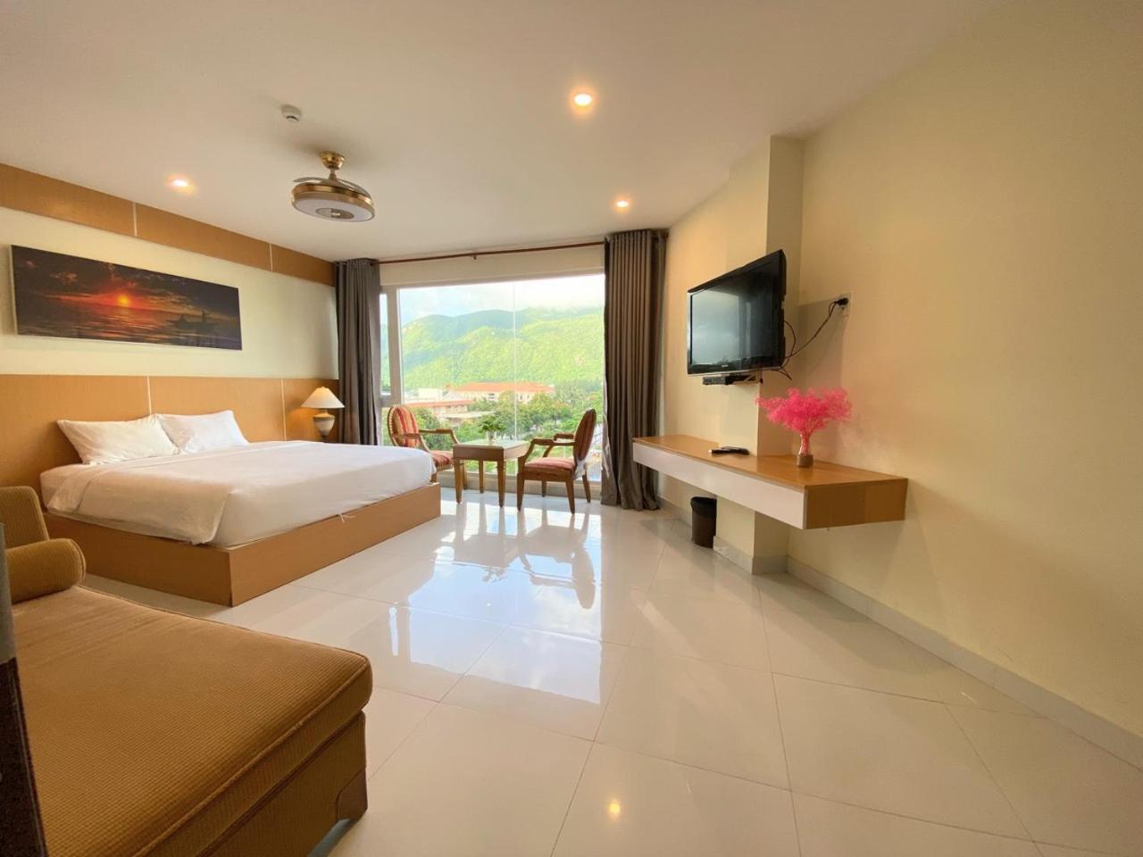 Conson Hotel Chi Khu Co Ong Bagian luar foto