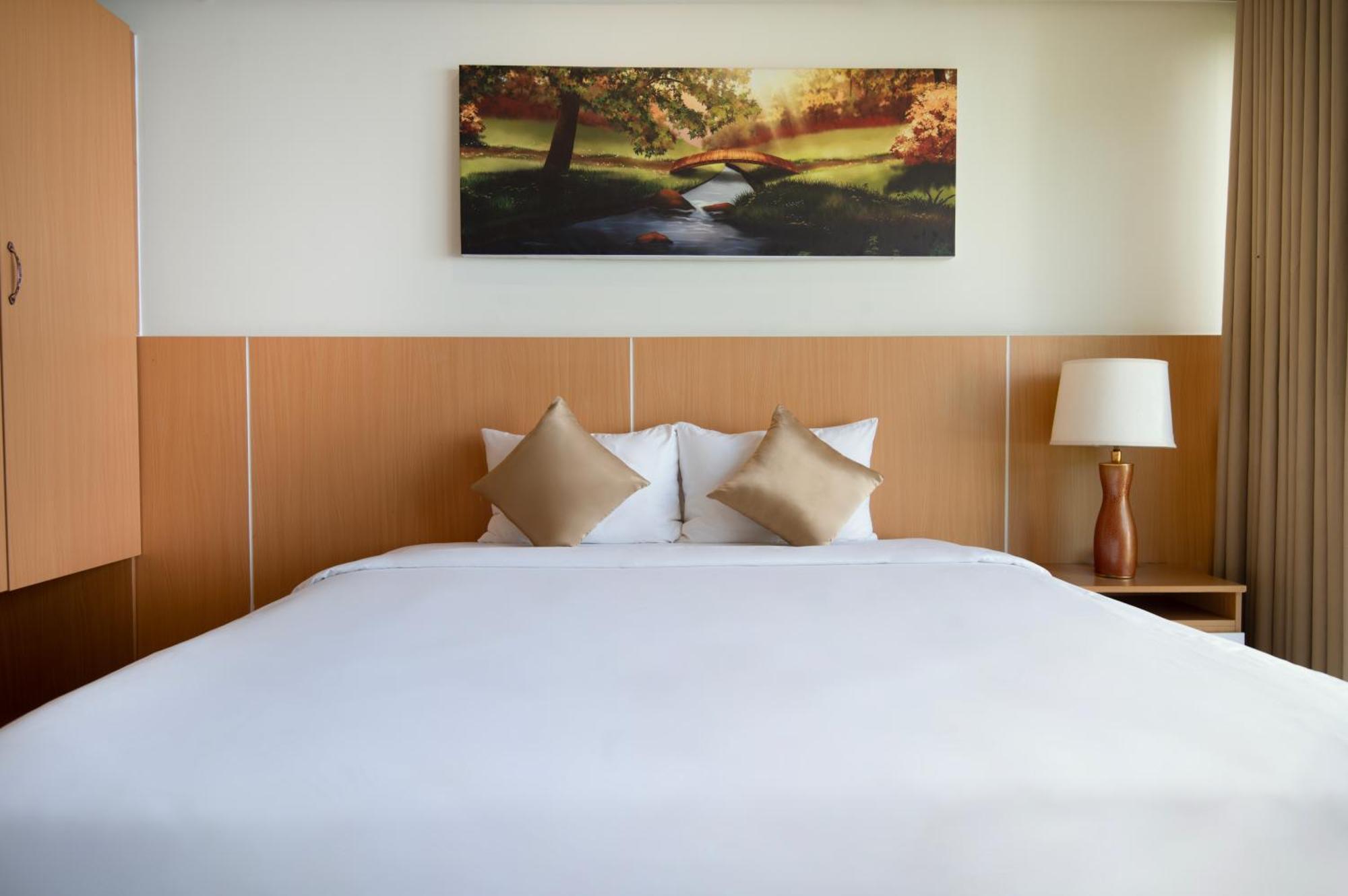 Conson Hotel Chi Khu Co Ong Bagian luar foto
