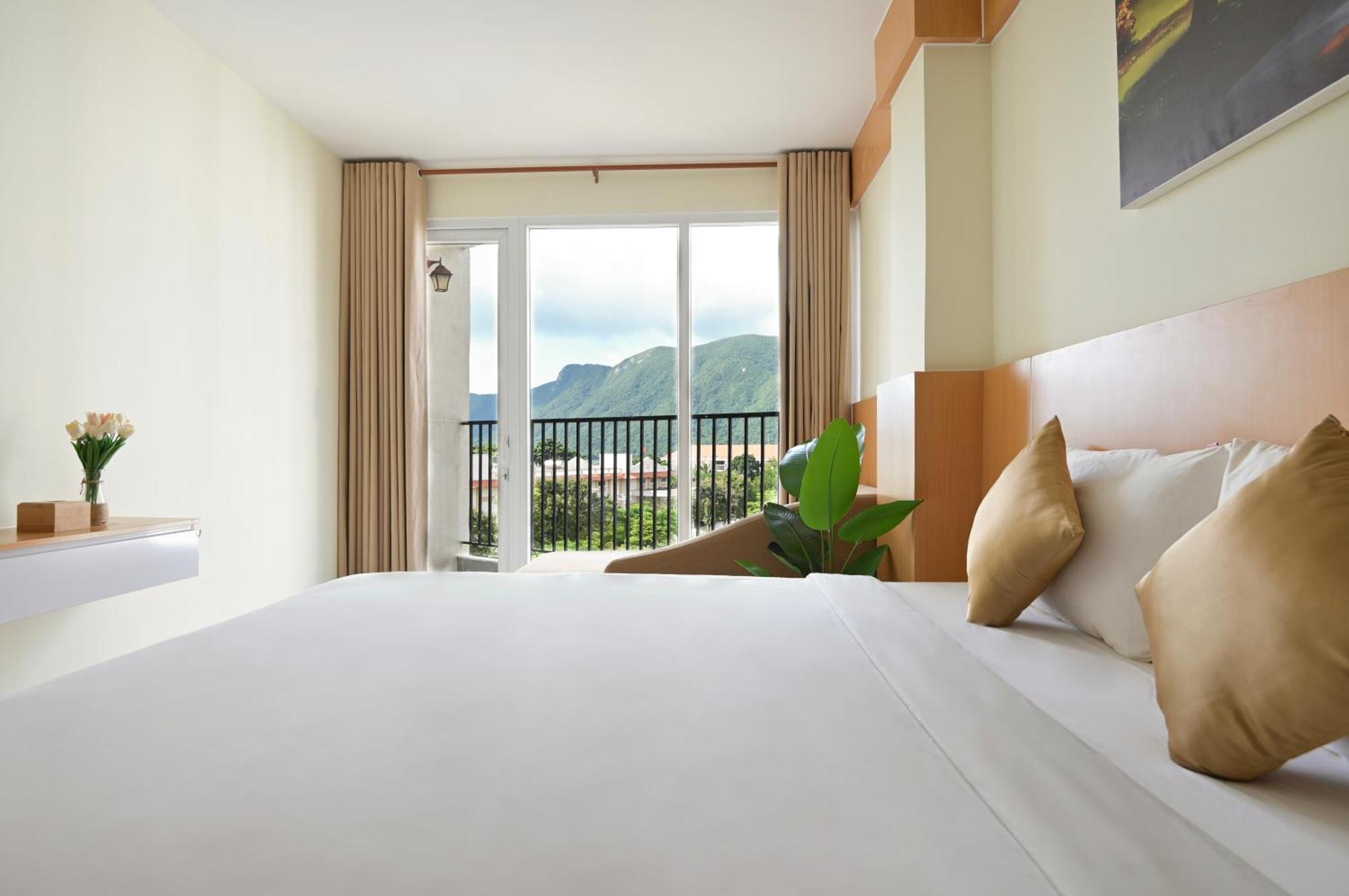 Conson Hotel Chi Khu Co Ong Bagian luar foto
